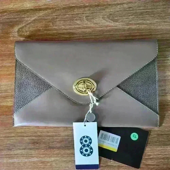 Italian Ultra Thin Leather Kisslock Close Nwts Clutch. - Picture 4 of 8